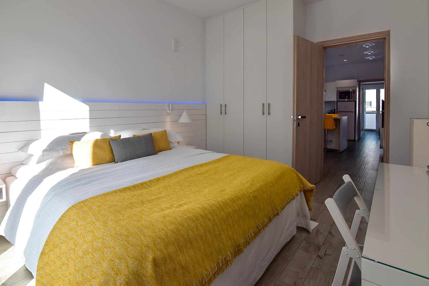 tsigrado suite 10 - White Rock Milos