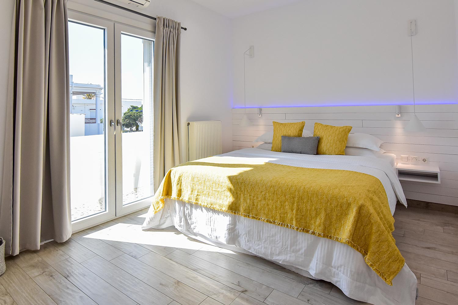 tsigrado suite 6 - White Rock Milos